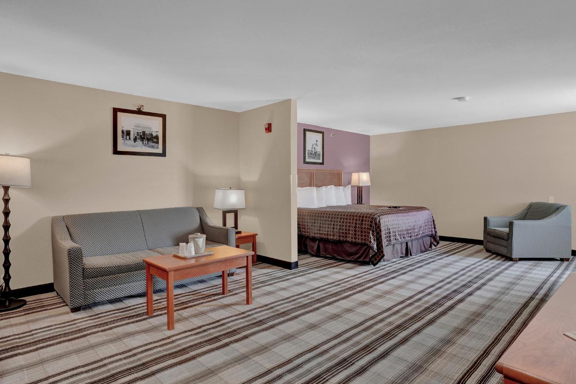 Bowman Lodge & Convention Center Bagian luar foto