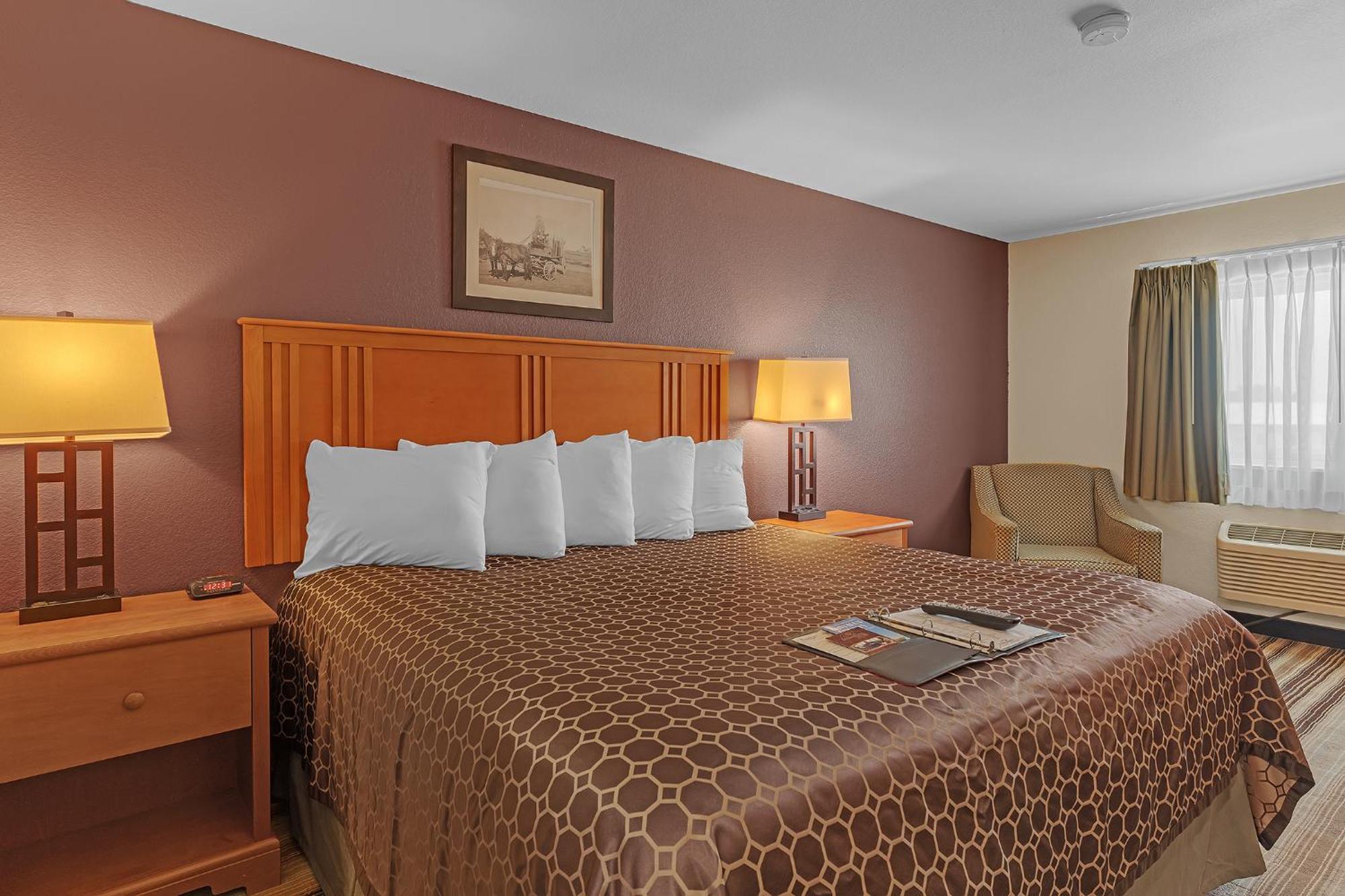 Bowman Lodge & Convention Center Bagian luar foto