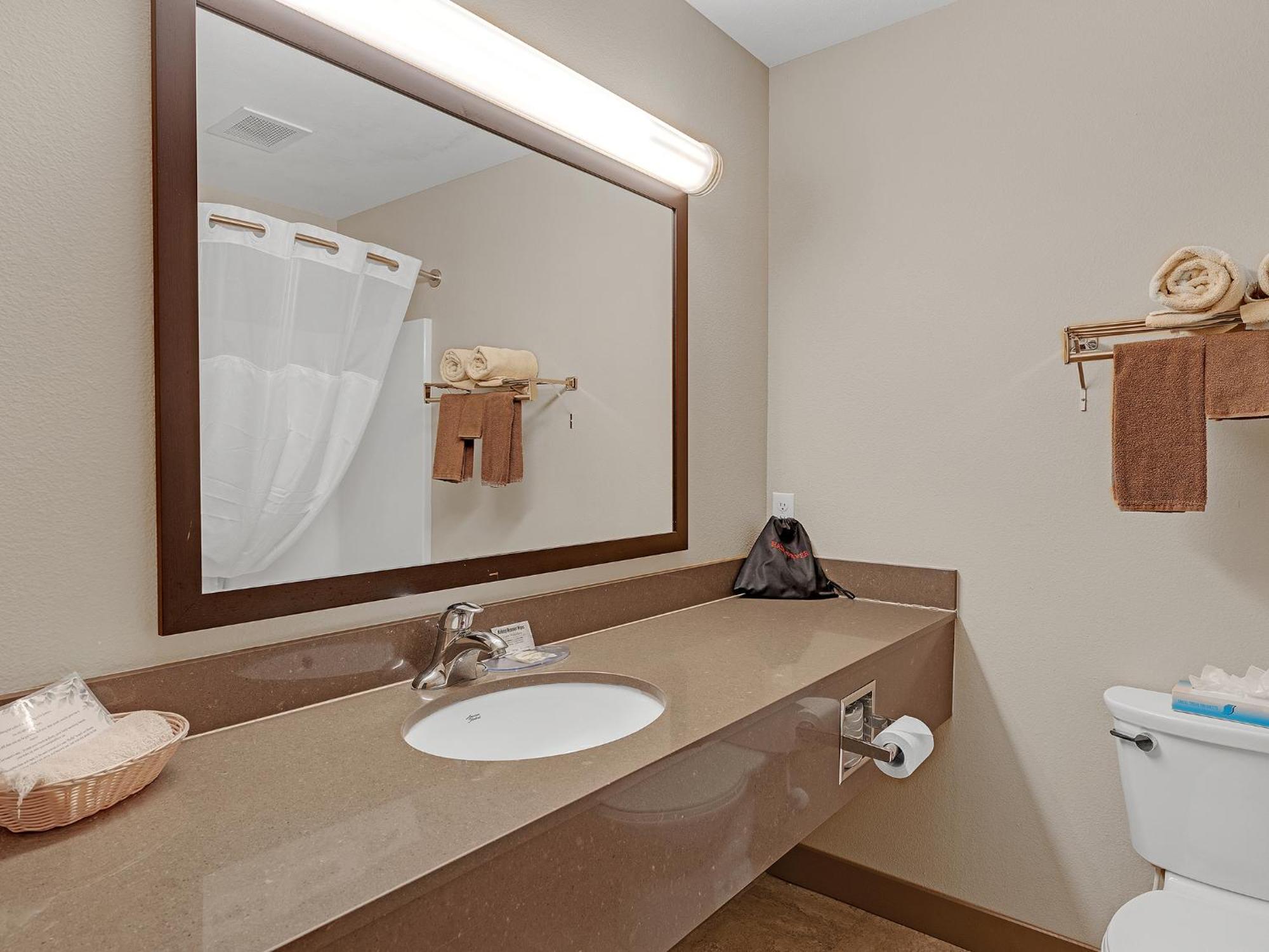 Bowman Lodge & Convention Center Bagian luar foto