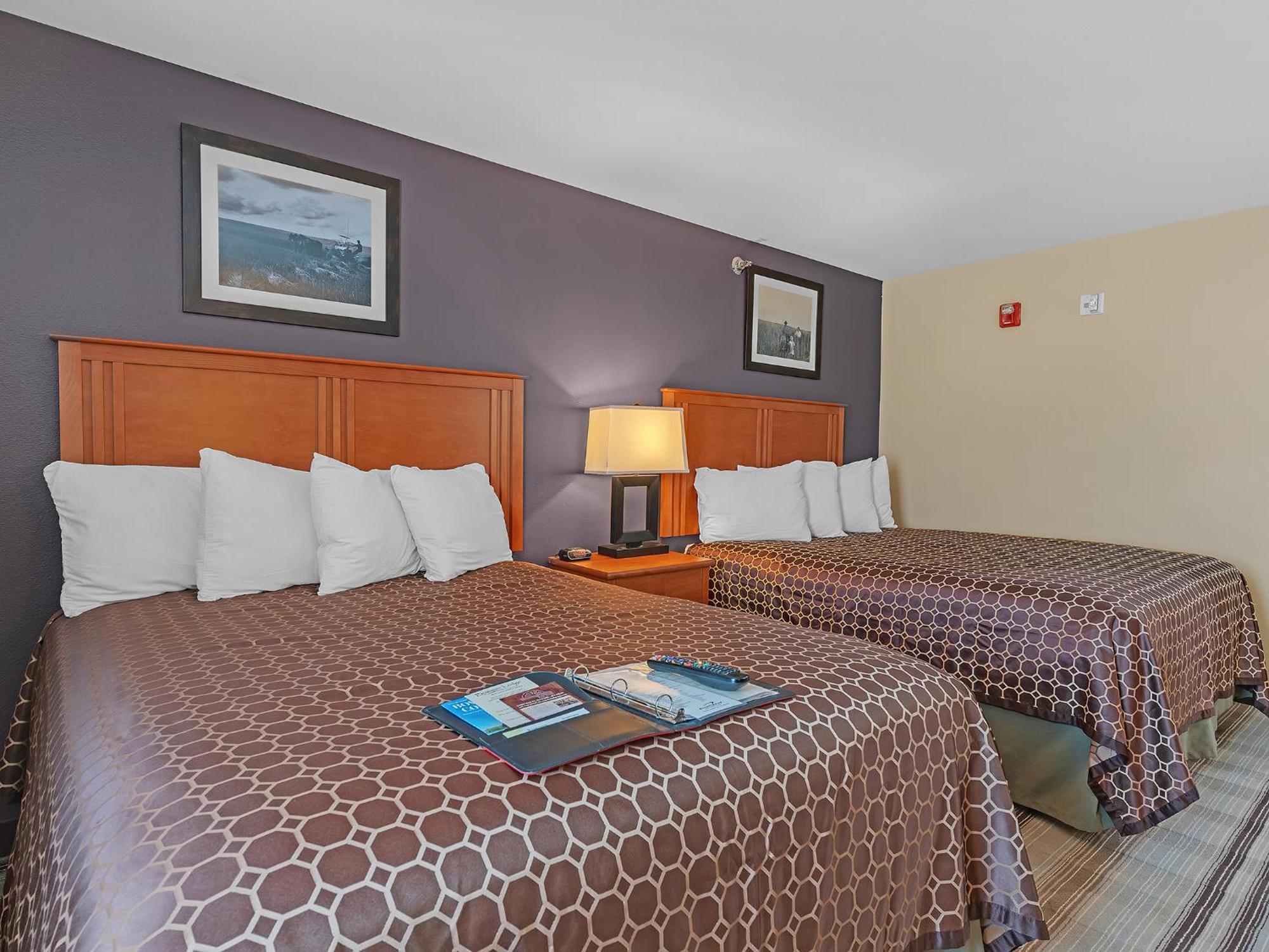Bowman Lodge & Convention Center Bagian luar foto
