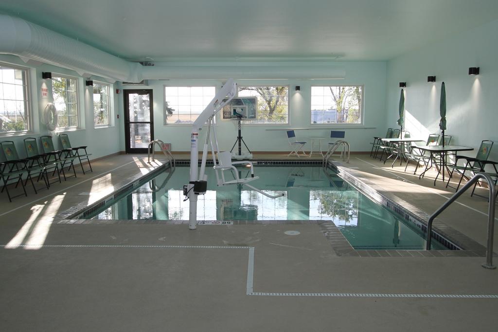 Bowman Lodge & Convention Center Bagian luar foto