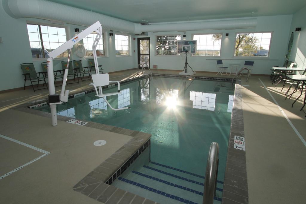 Bowman Lodge & Convention Center Bagian luar foto