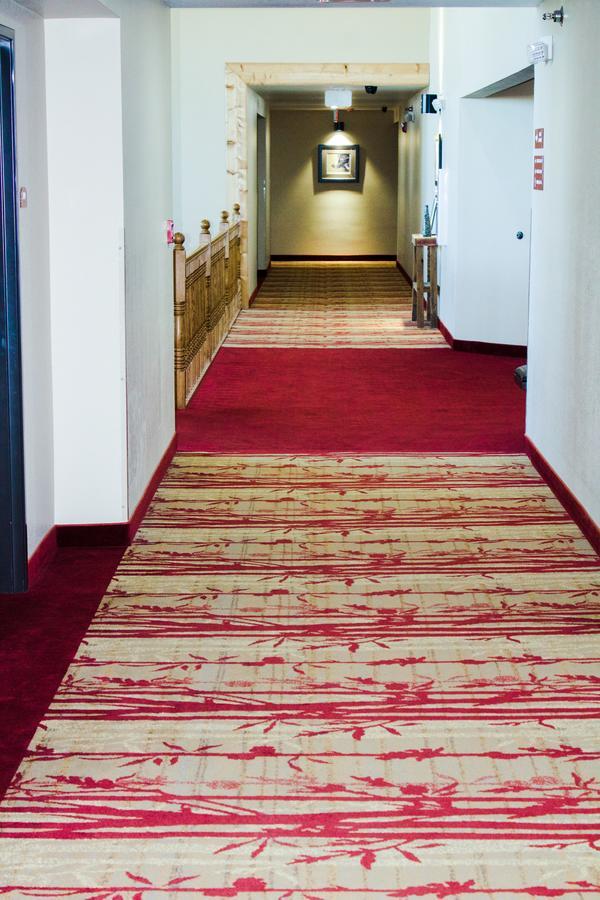 Bowman Lodge & Convention Center Bagian luar foto