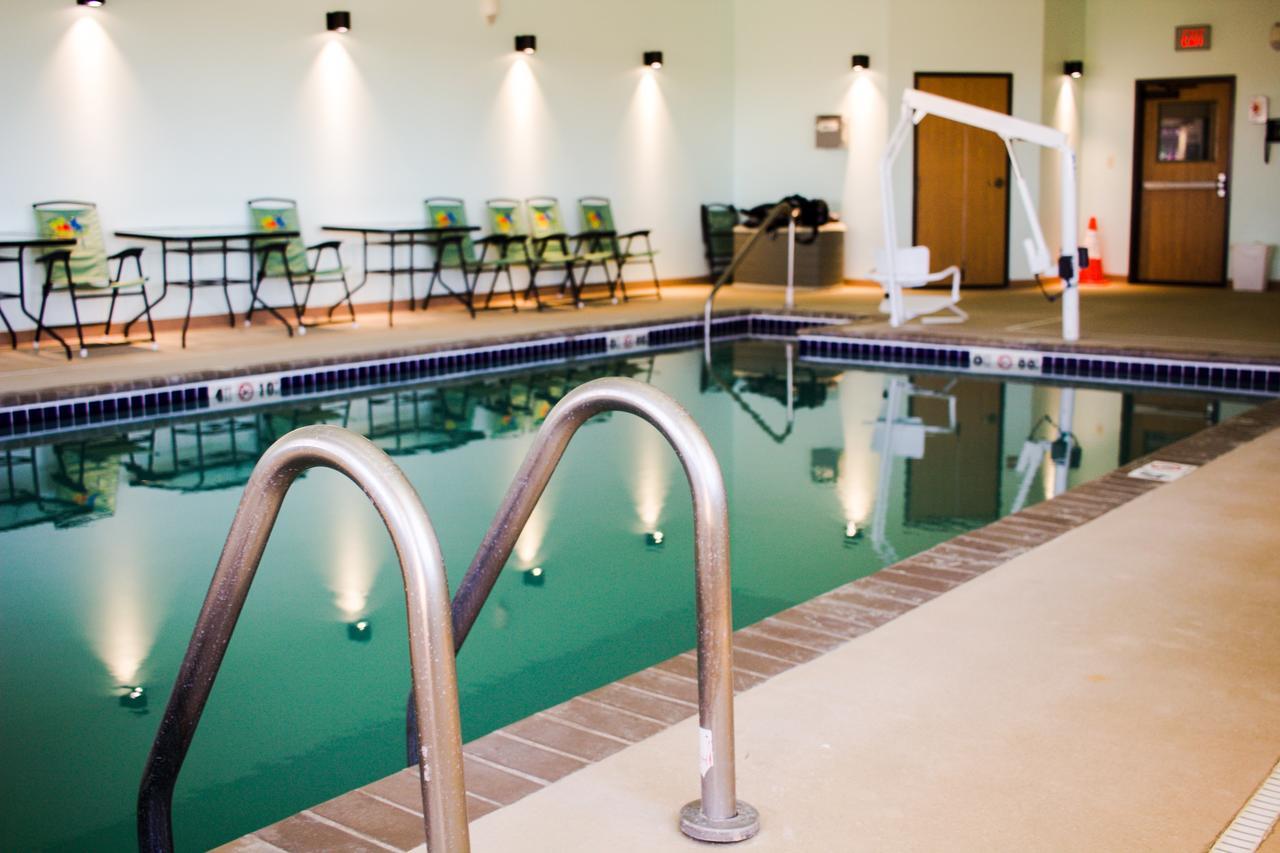 Bowman Lodge & Convention Center Bagian luar foto